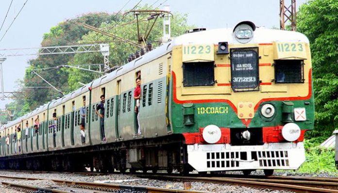65417-digha-train